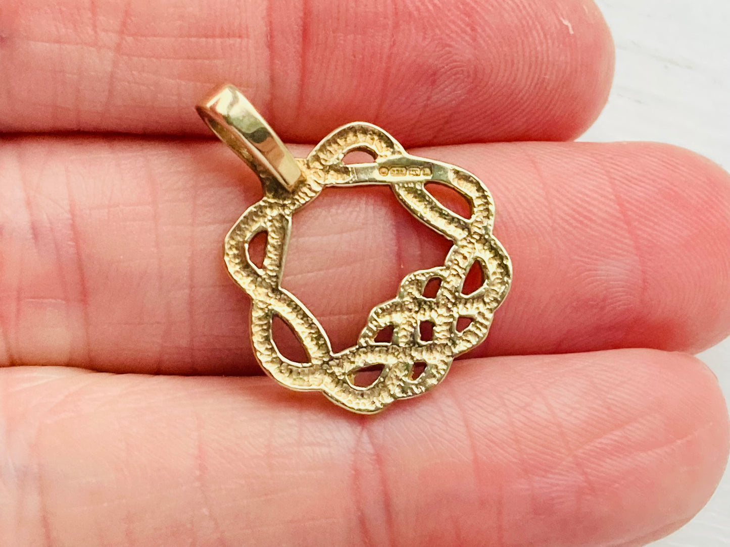 9ct Gold Celtic Pendant