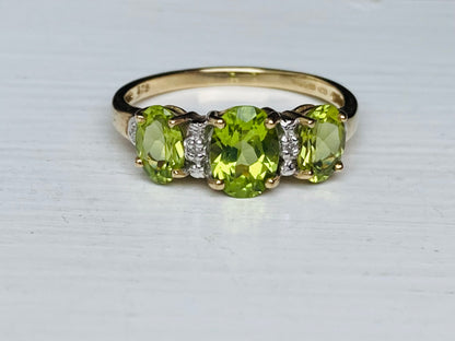 9ct Gold Peridot & Diamond Ring