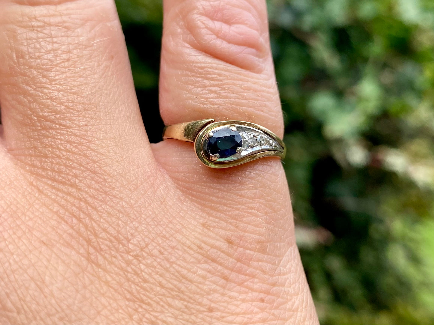 9ct Gold Sapphire & Diamond Ring