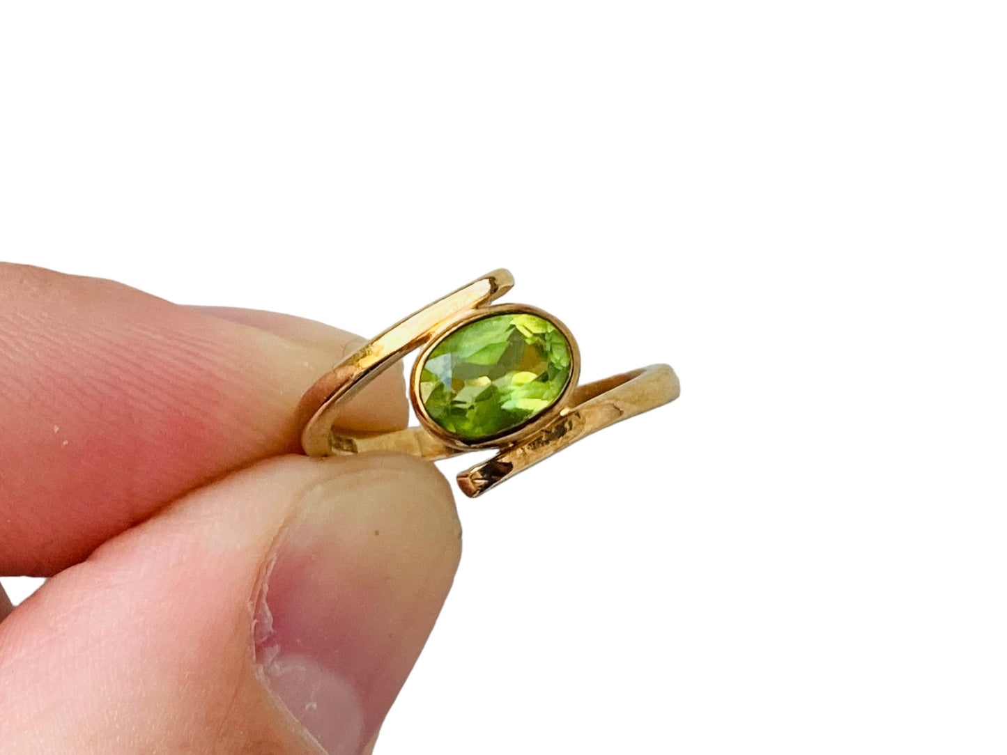 9ct Gold Peridot Ring