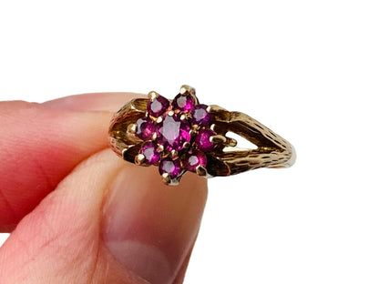 Vintage 9ct Gold Ruby Daisy Ring