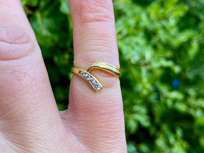 Vintage 18ct Gold Diamond Curve Ring