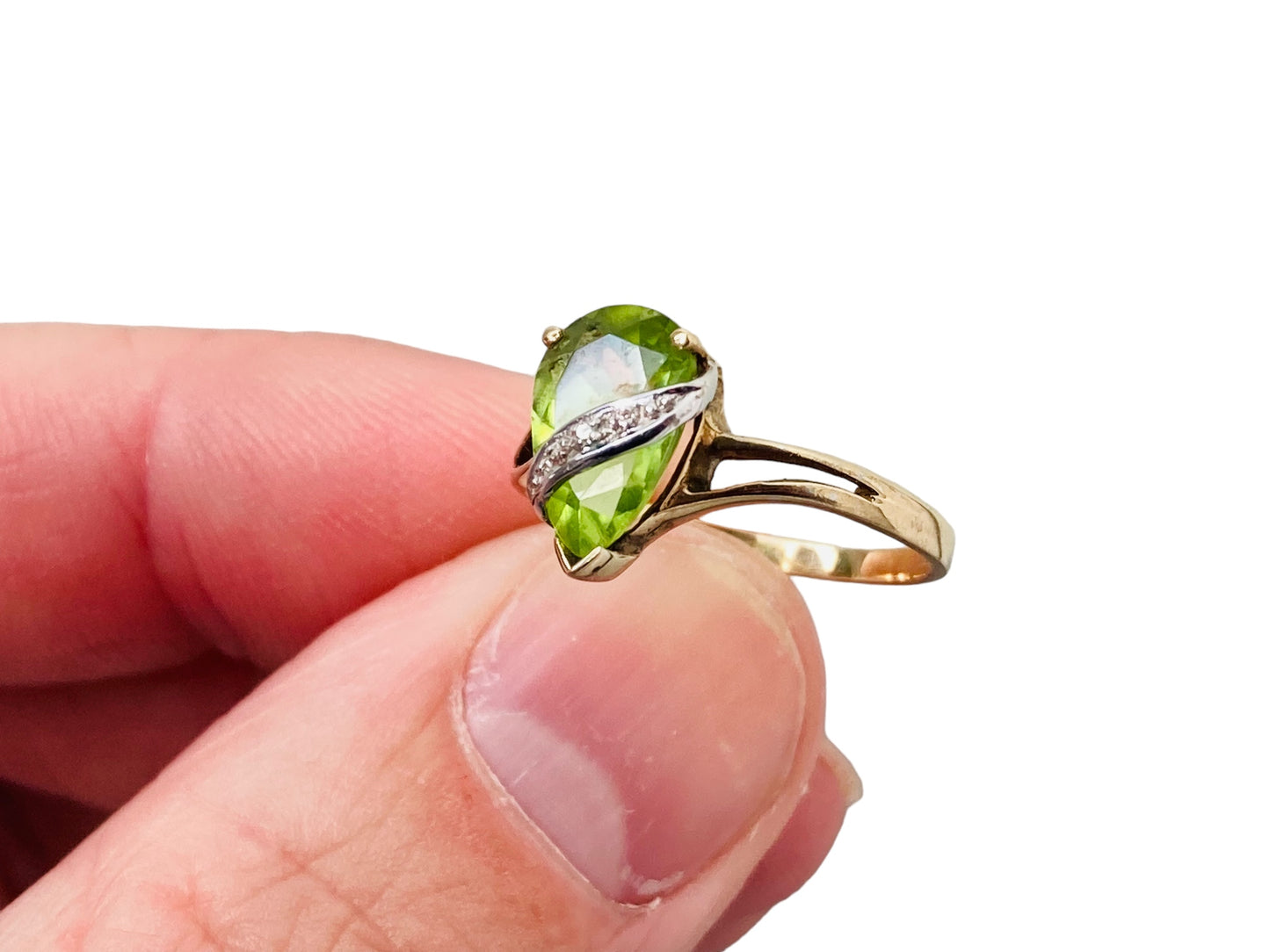 9ct Gold Peridot & Diamond Ring