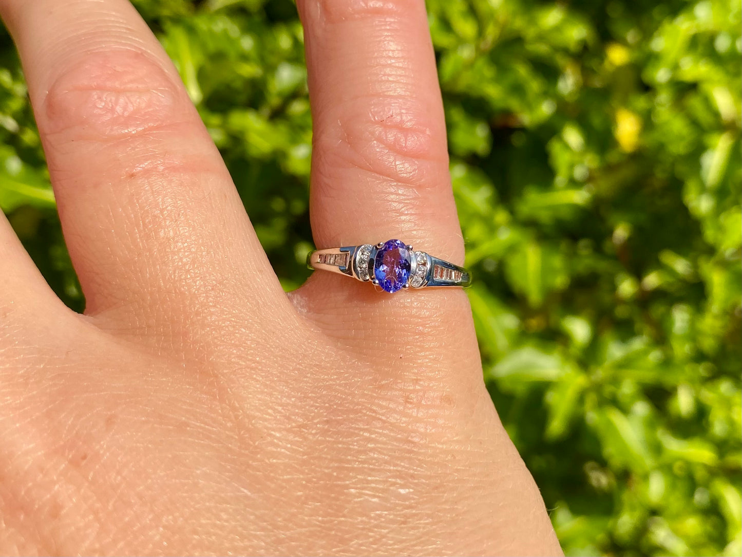 9ct Gold Tanzanite & Diamond Ring