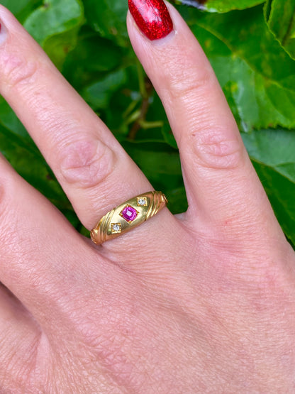 Antique Victorian 18ct Gold Ruby & Diamond Ring