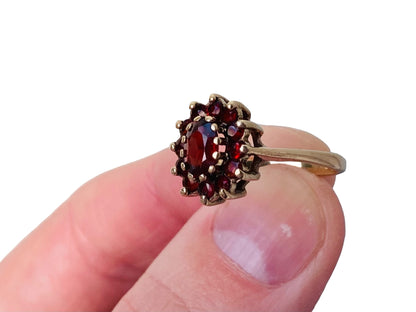 Vintage 9ct Gold Garnet Ring