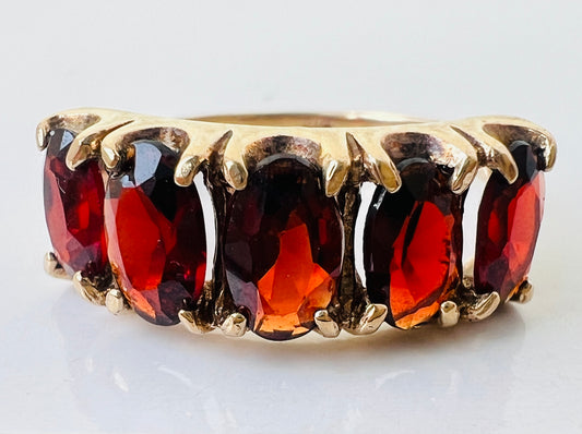 Vintage 9ct Gold Garnet Ring
