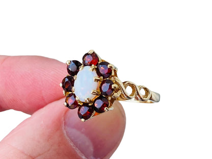 Vintage 9ct Gold Opal & Garnet Ring