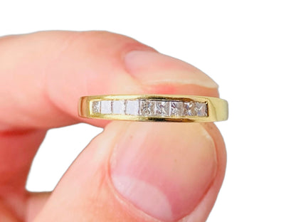 18ct Gold Nine-Stone 0.30ct Diamond Ring