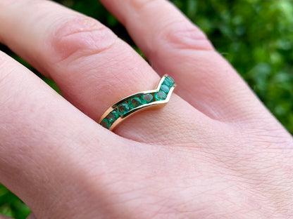 9ct Gold Emerald Wishbone Ring
