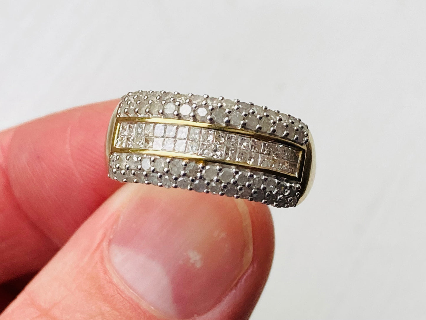 9ct Gold Diamond Ring