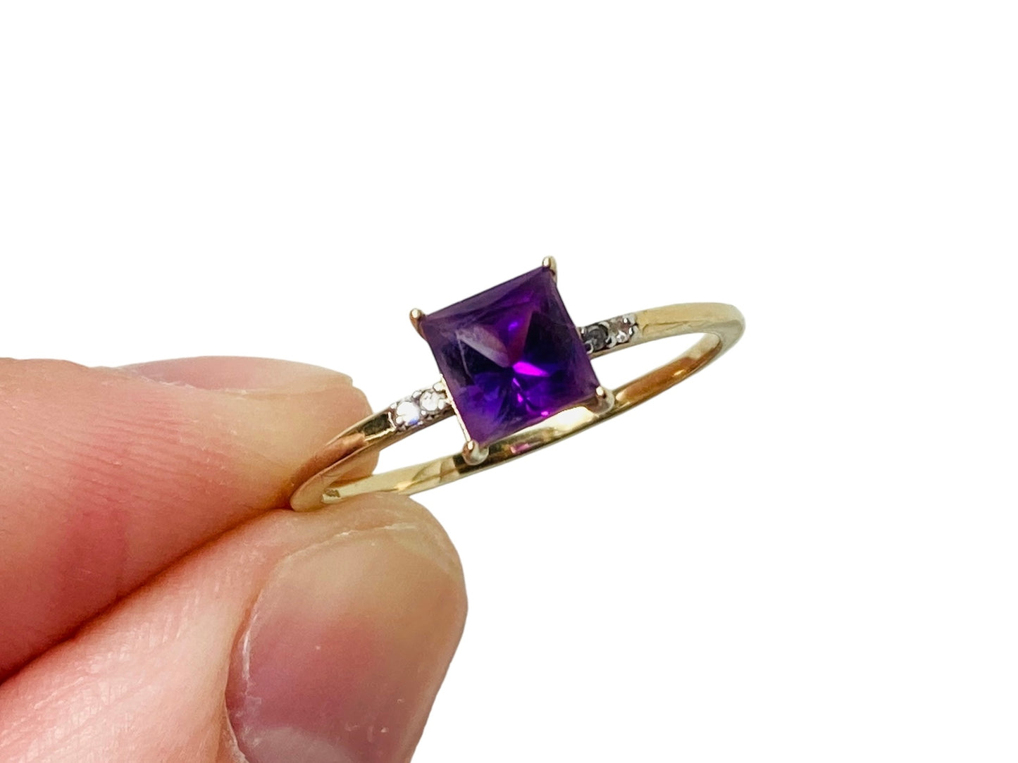 9ct Gold Amethyst & Diamond Ring