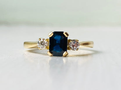 18ct Gold Sapphire & Diamond Ring