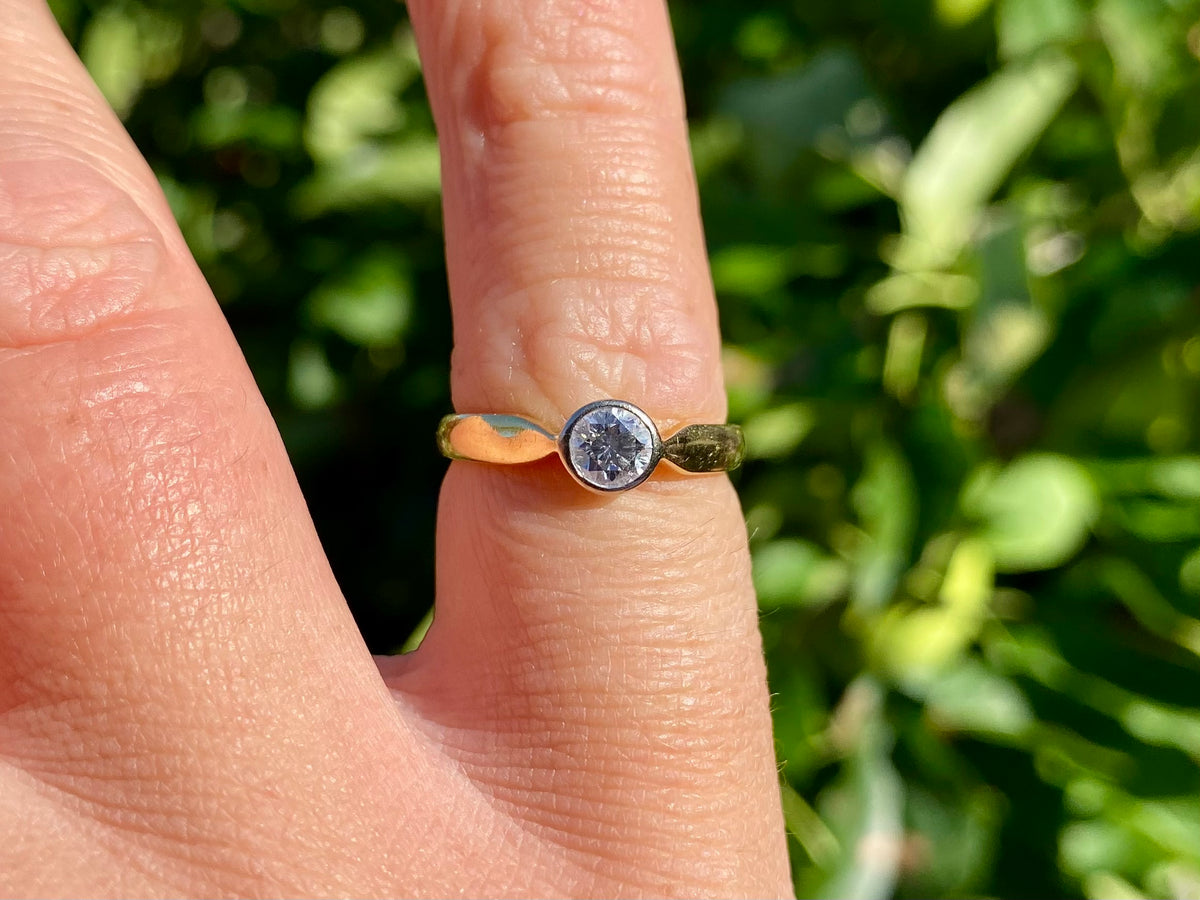 Vintage 18ct Gold Diamond Solitaire Ring