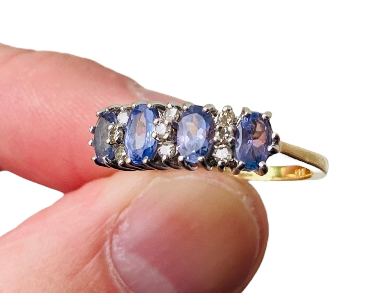 Vintage 18ct Gold Tanzanite & Diamond Ring