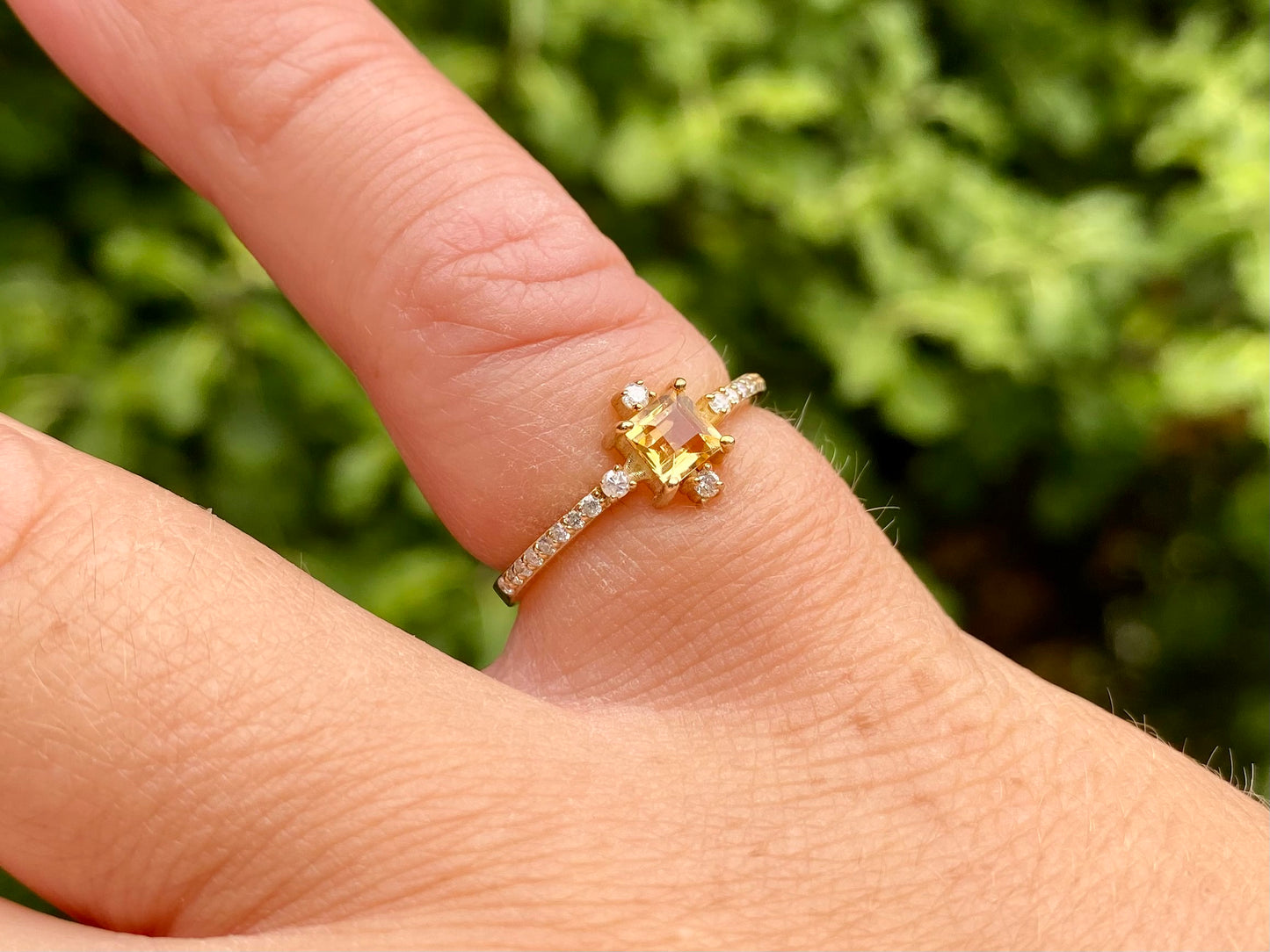 9ct Gold Citrine & Diamond Ring