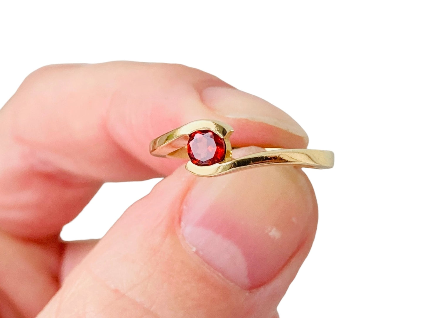 9ct Gold Garnet Ring