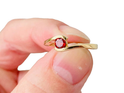 9ct Gold Garnet Ring