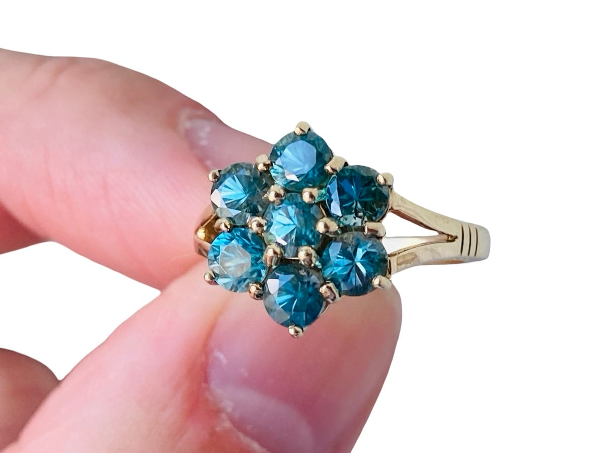 9ct Gold Topaz Daisy Ring