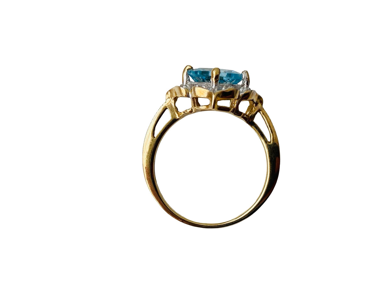 9ct Gold Aquamarine & Diamond Ring