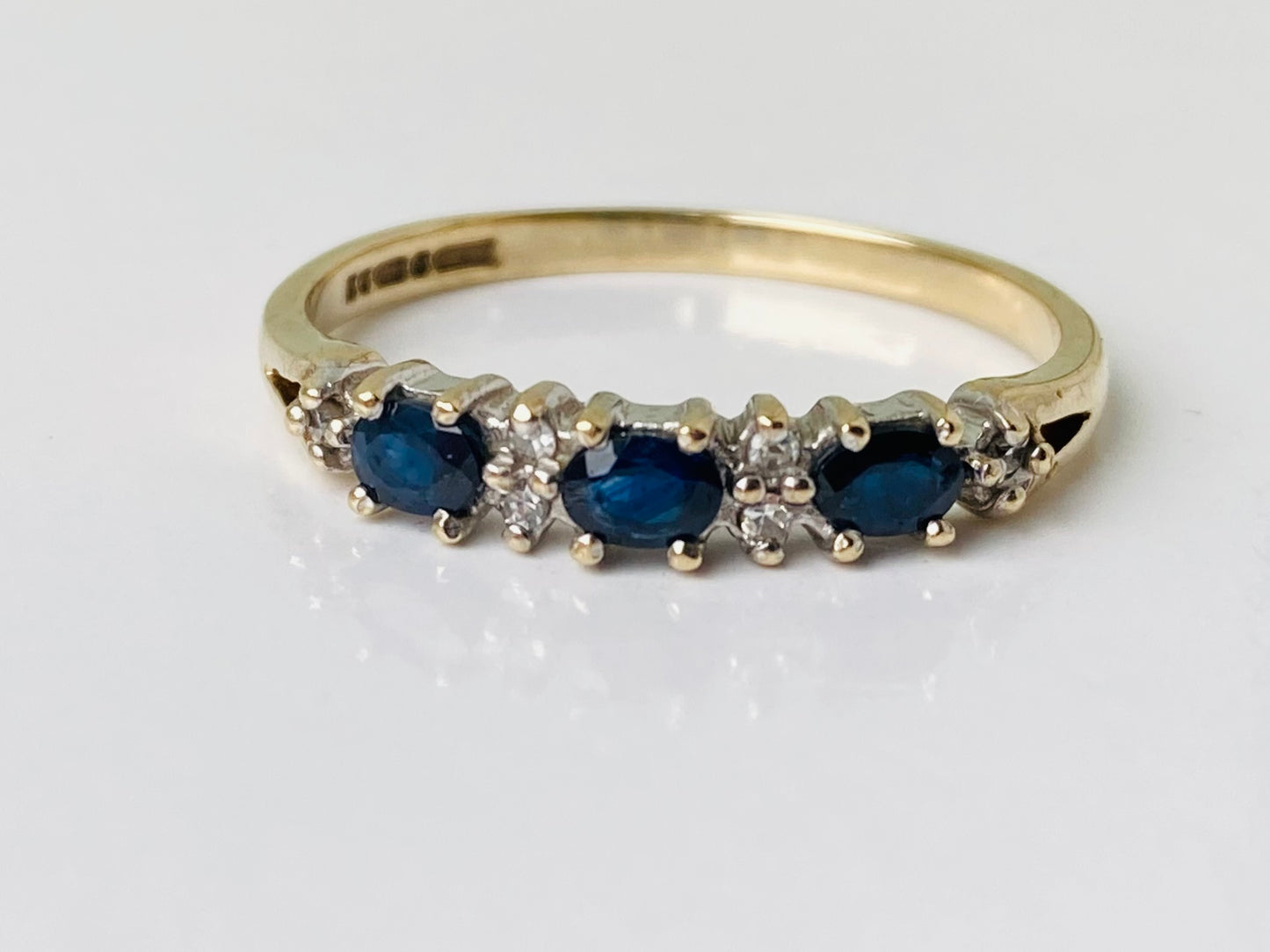 Vintage 9ct Gold Sapphire & Diamond Ring