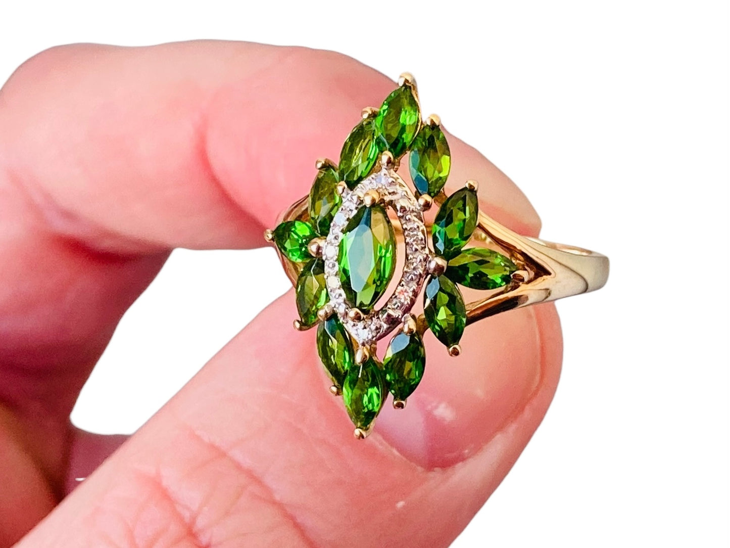 9ct Gold Diopside & Diamond Ring