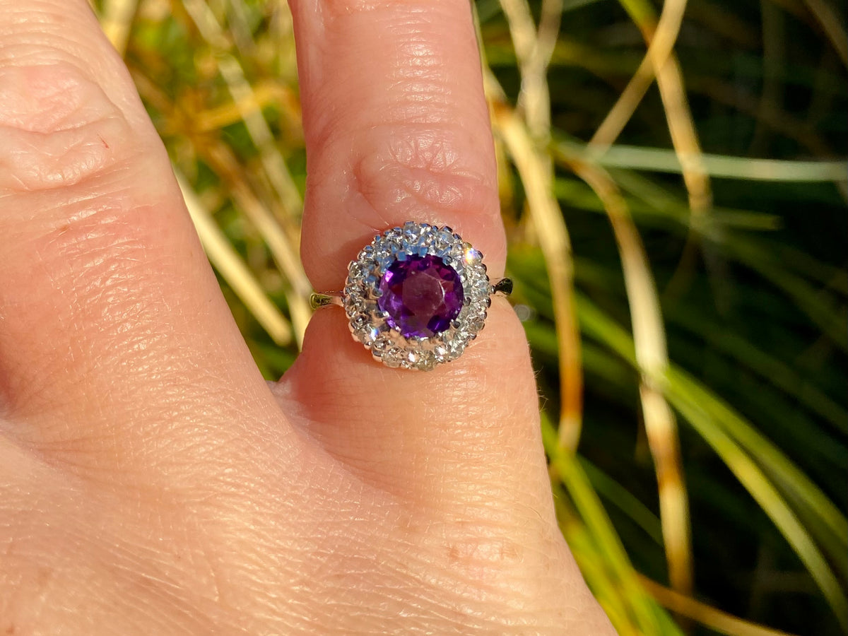 Vintage 18ct Gold Amethyst & Diamond Ring