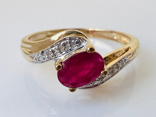 9ct Gold Ruby & Diamond Ring