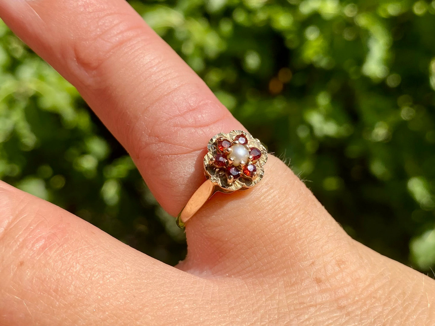 Vintage 9ct Gold Garnet & Opal Ring