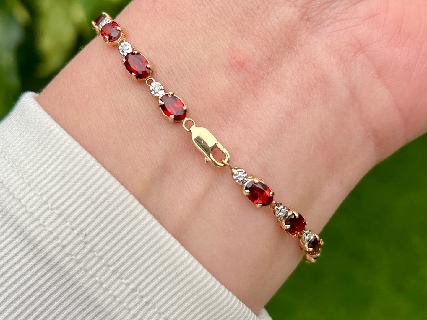 9ct Gold Garnet & Diamond Bracelet