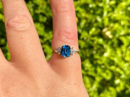 Vintage 9ct Gold Topaz & Diamond Ring
