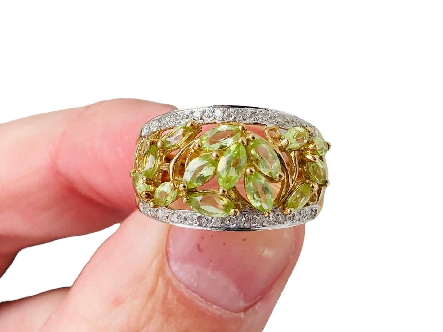 9ct Gold Peridot & Diamond Ring