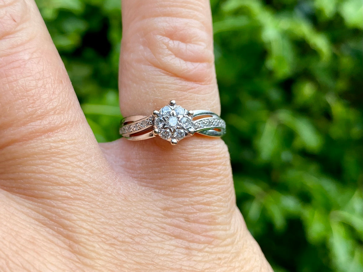 9ct Gold Diamond Ring