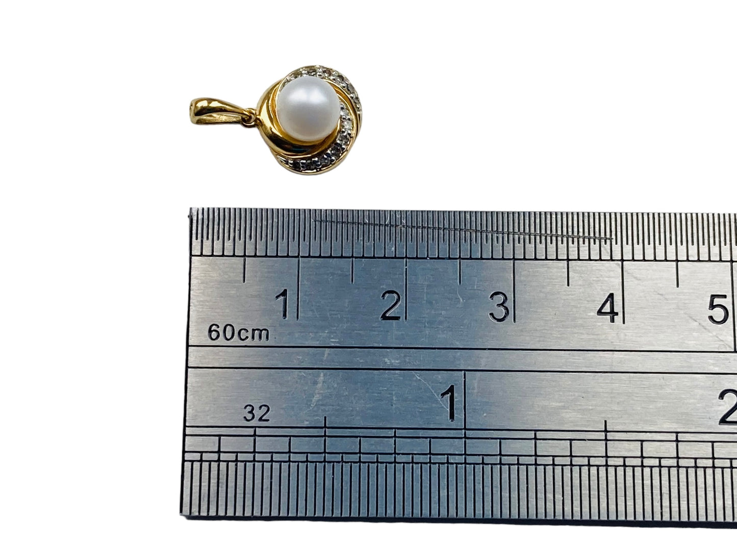 9ct Gold Pearl & Diamond Pendant