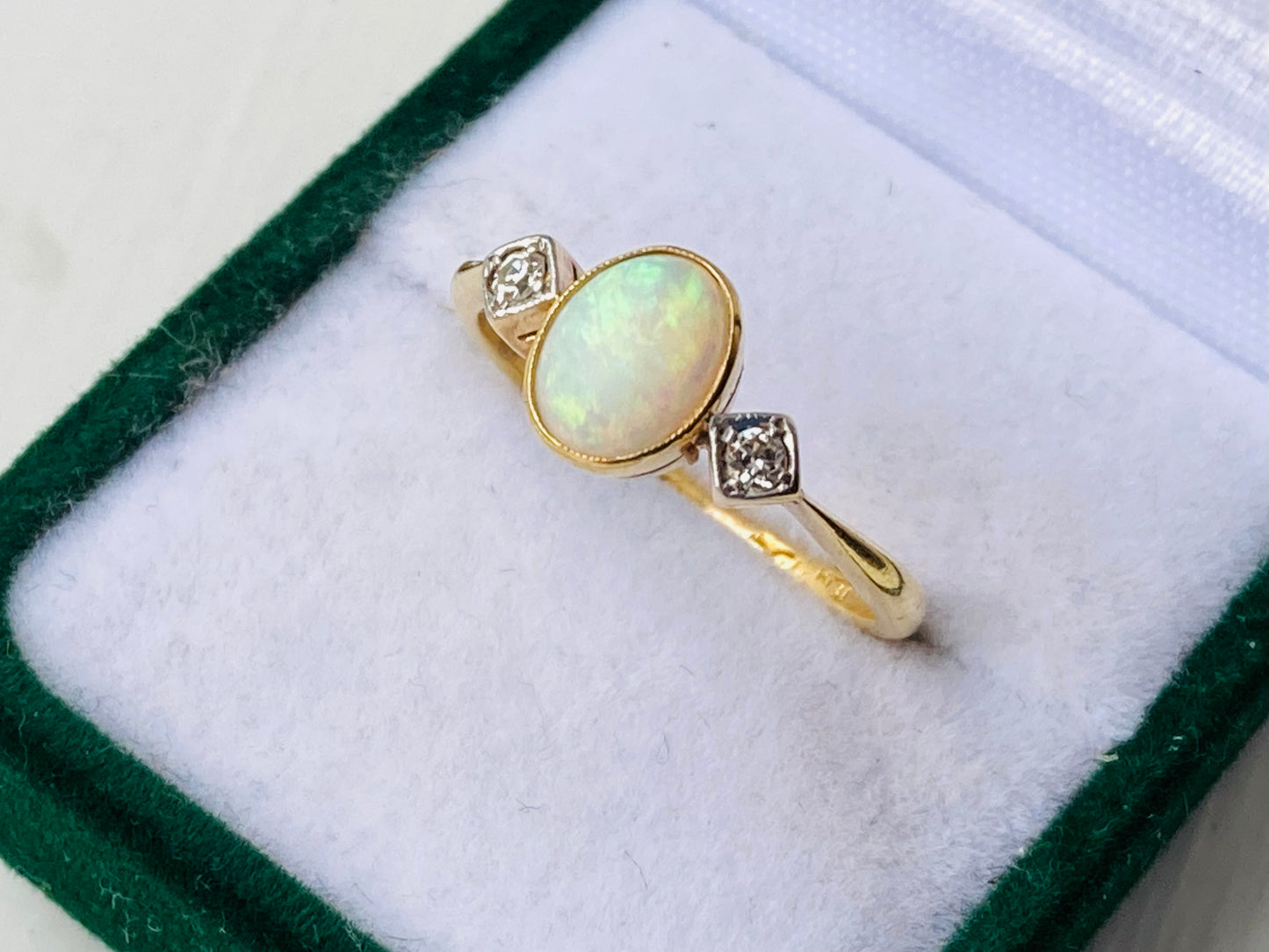 Antique 18ct Gold Opal & Diamond Ring