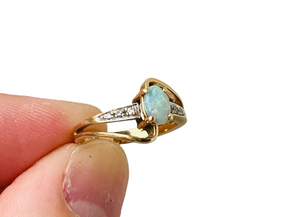 14ct Gold Opal & Diamond Ring