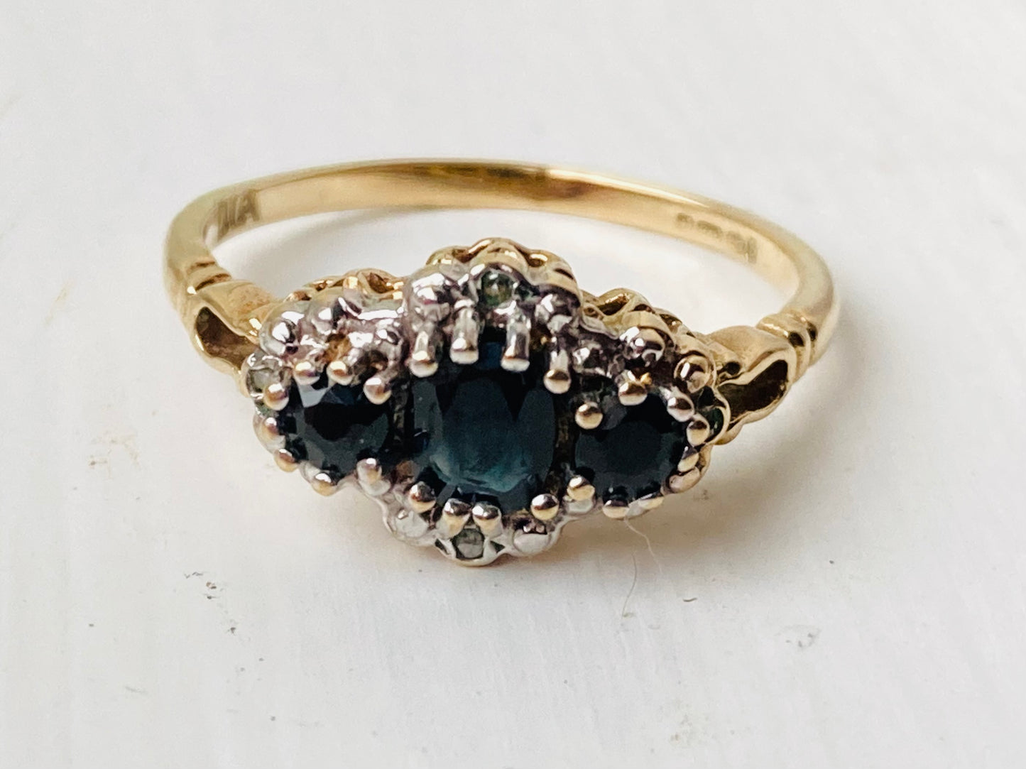 9ct Gold Sapphire & Diamond Ring