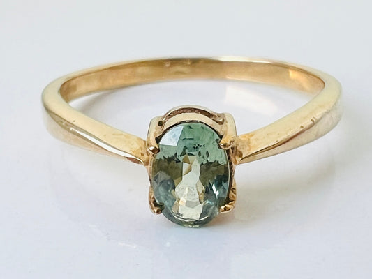 9ct Gold Green Sapphire Ring