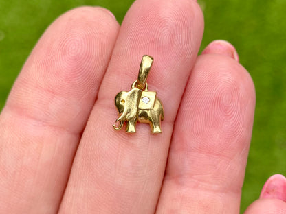 18ct Gold Elephant Diamond Pendant