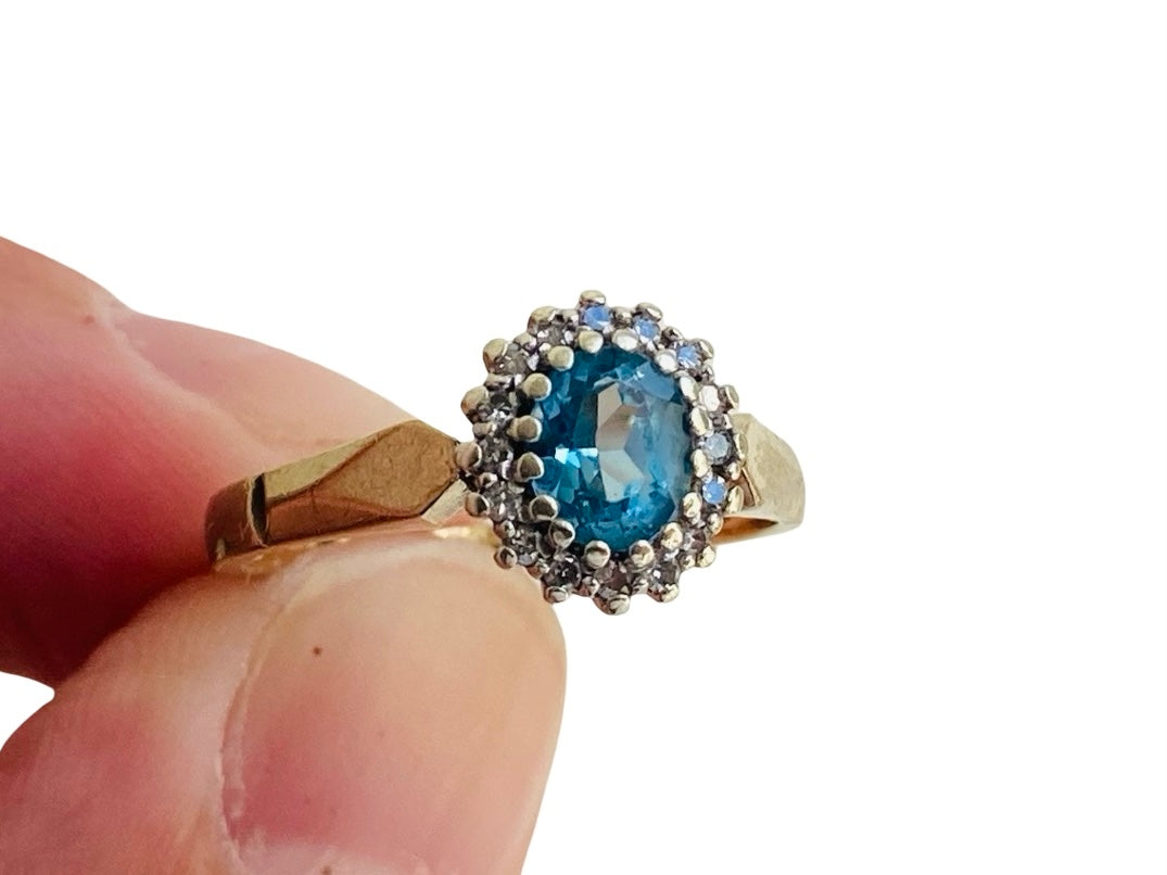 Vintage 9ct Gold Topaz & Diamond Ring