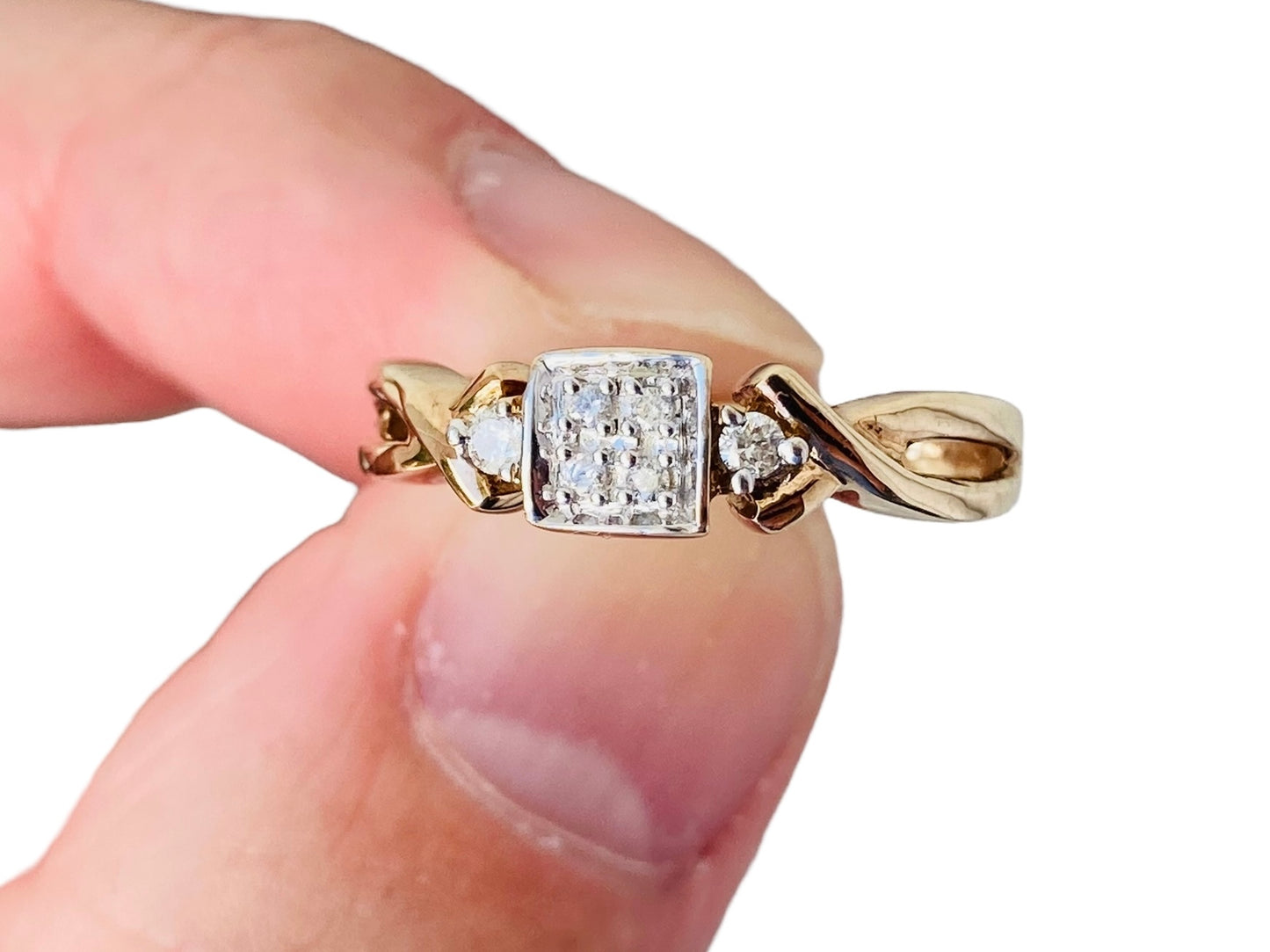 9ct Gold Diamond Ring