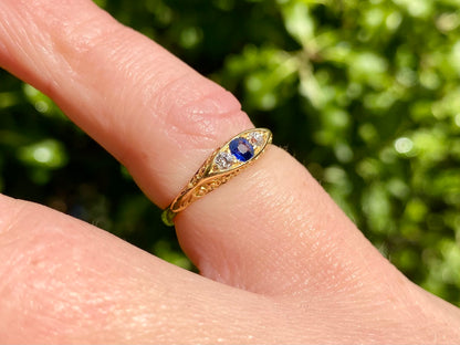 Antique 18ct Gold Sapphire & Diamond Ring