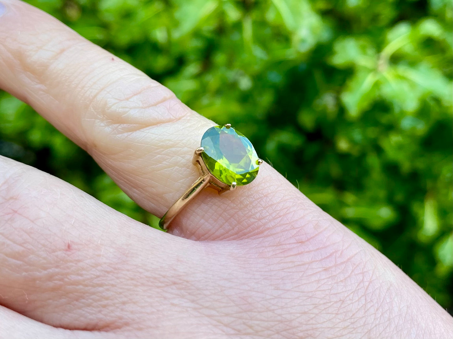 9ct Gold Peridot Ring