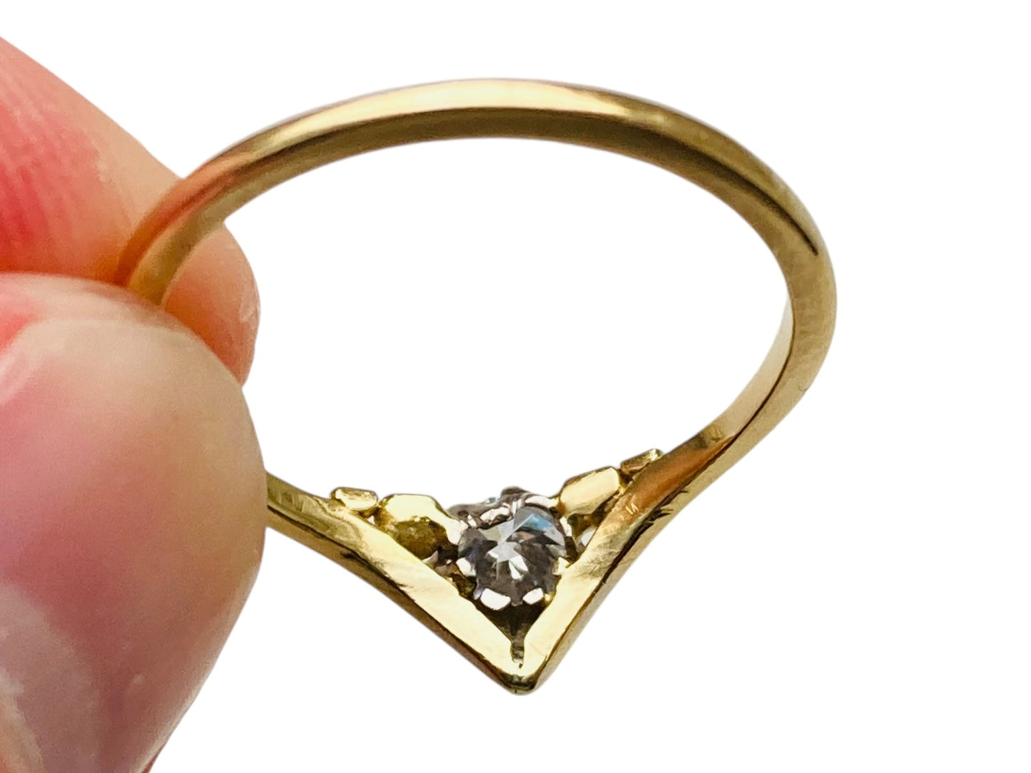 Vintage 18ct Gold Solitaire Diamond Wishbone / Chevron Ring