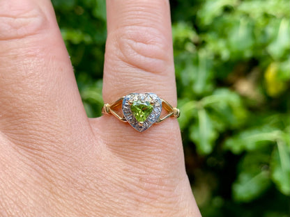 9ct Gold Peridot & Diamond Ring