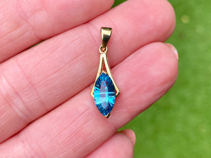 9ct Gold Topaz Pendant