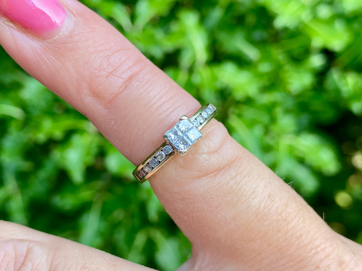 9ct Gold Diamond Ring