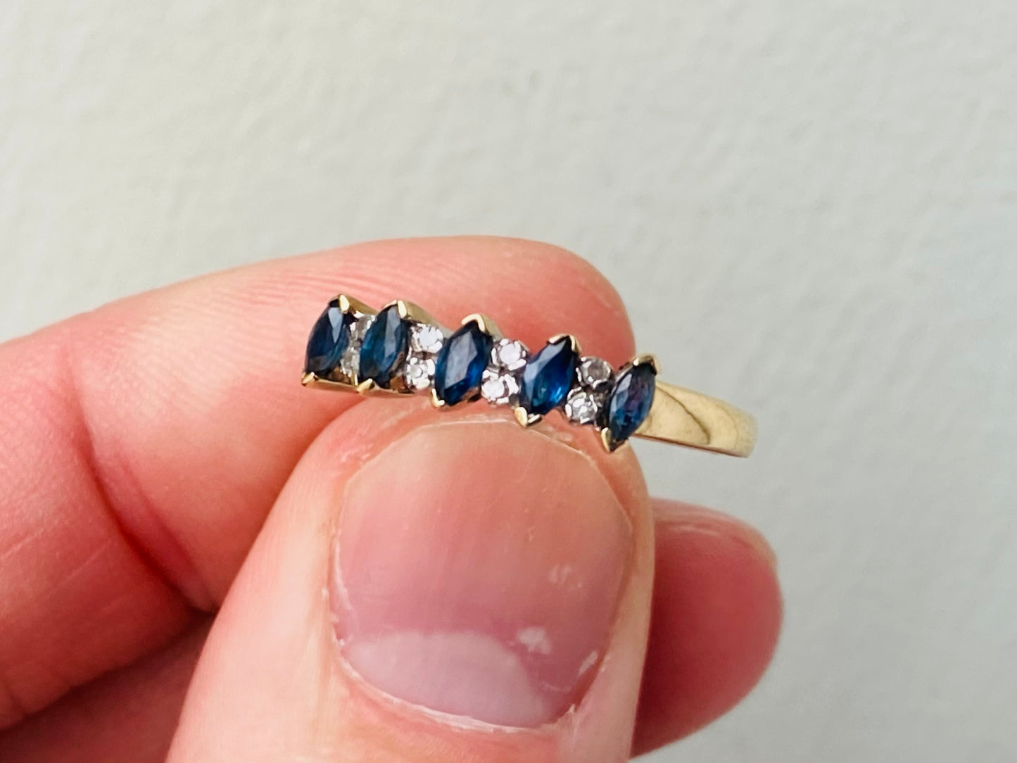 9ct Gold Sapphire & Diamond Ring