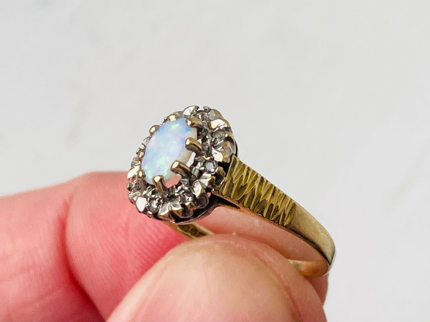 Vintage 9ct Gold Opal & Diamond Ring