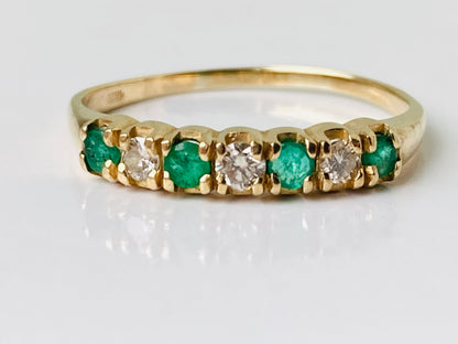 Vintage 9ct Gold Emerald & Diamond Ring